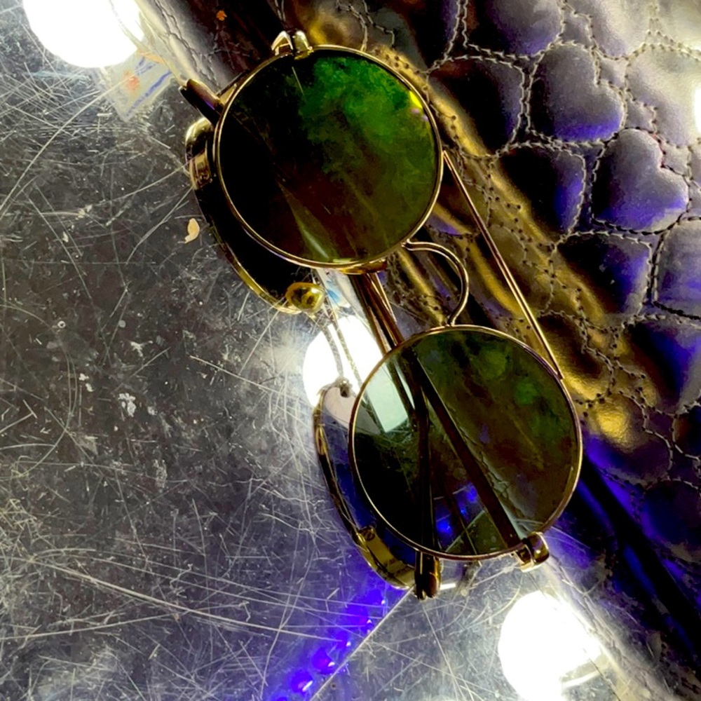 A glasses